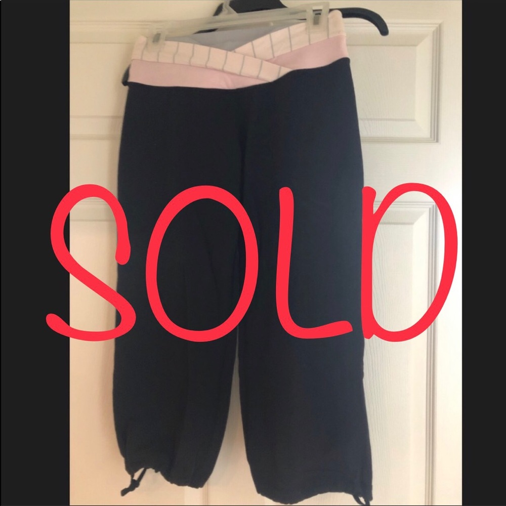 Lululemon cropped yoga pants